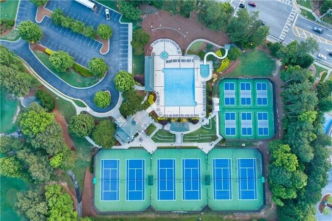 Building Photo - House 4 Beds 2 Baths