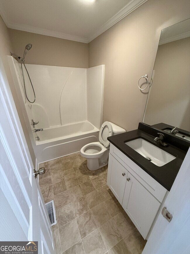 Building Photo - 657 Athens St