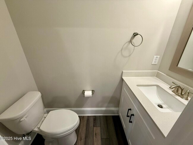 Building Photo - 204 Backspin Ln