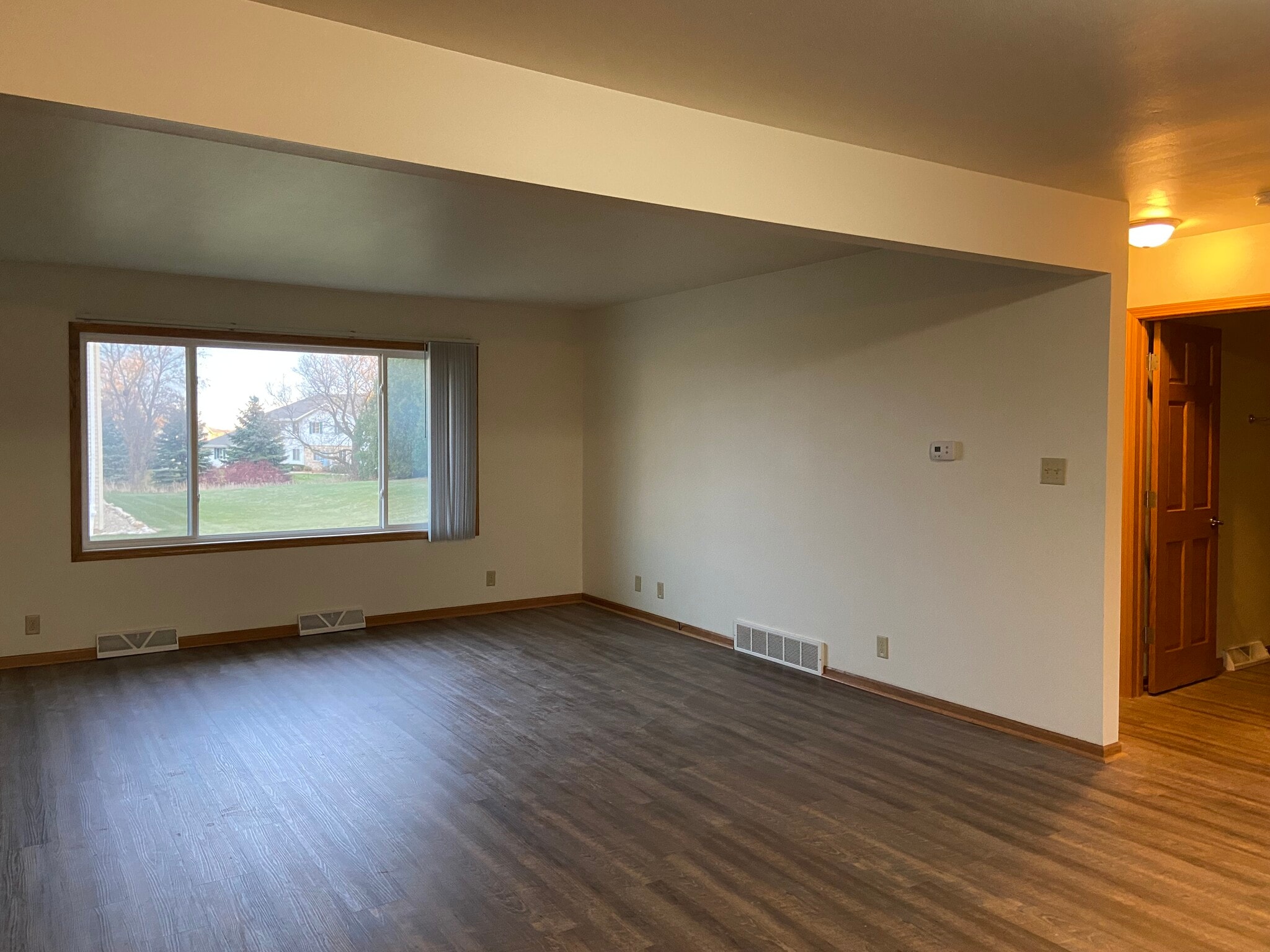 Large Living Room - 2113 S Main St