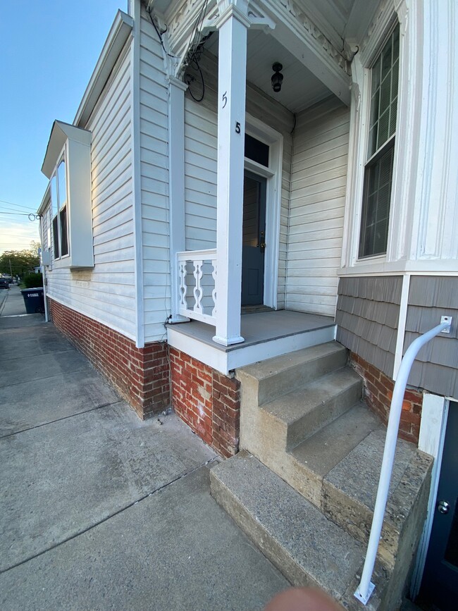 Private Entrance/Small Porch - 408 E Market St