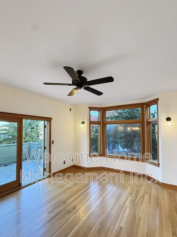 Building Photo - 127 Escobar St