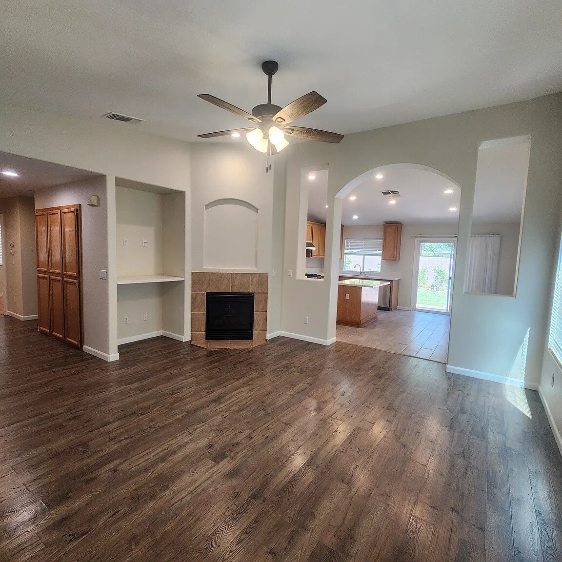 Building Photo - 9919 Tarzo Way