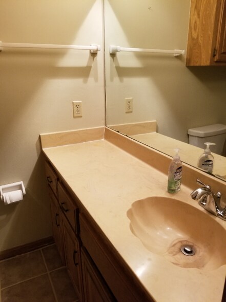 Building Photo - 149 W L St