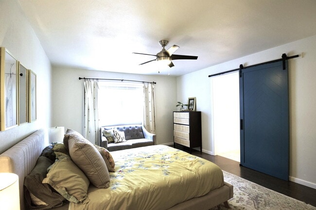 Building Photo - 2815 Inridge Dr