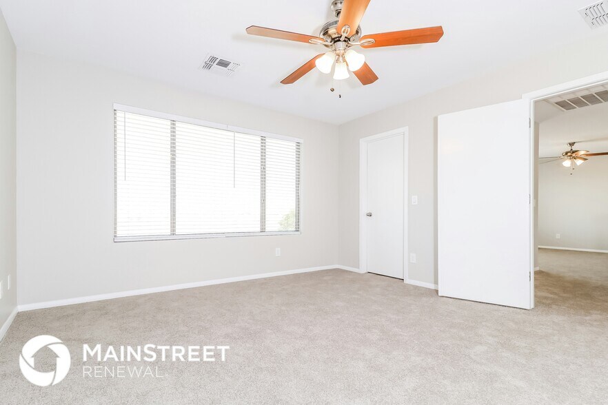 Building Photo - 2837 S 63rd Dr