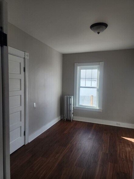 Building Photo - 135 Myrtle St