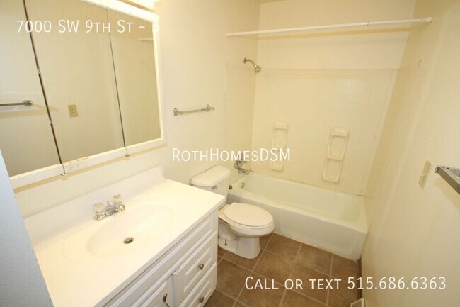 Building Photo - 7000 SW 9th St