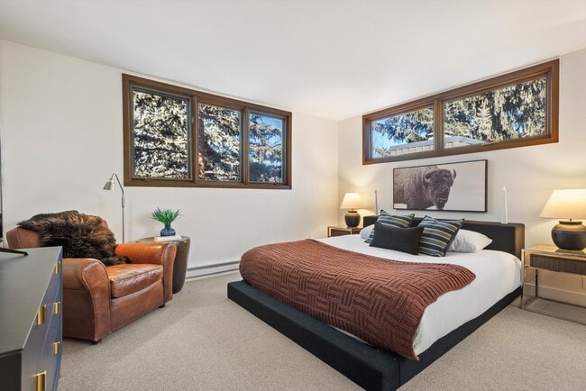 Building Photo - 382 Meadow Ranch Rd