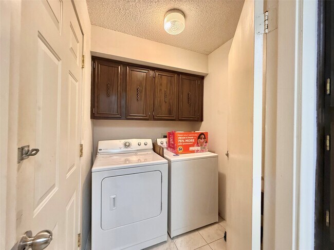 Building Photo - 11002 Hammerly Blvd