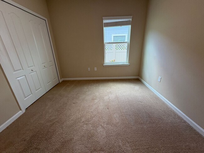 Building Photo - Spacious Home in Growing Area of St. Johns...