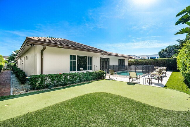 Building Photo - 2121 Areca Palm Rd