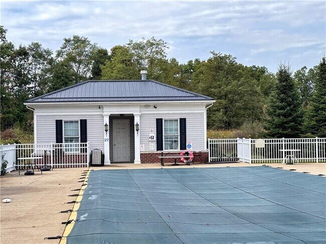 Building Photo - 203 Sonie Dr