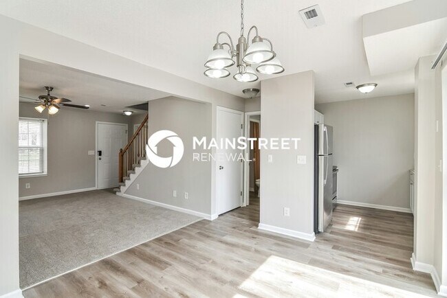 Building Photo - 3 Bedroom Pet-Friendly Home in Pleasant Hi...
