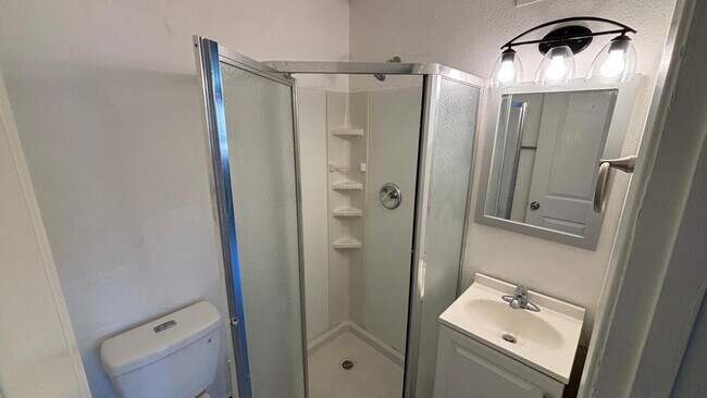 Building Photo - 1130 E Butler Dr