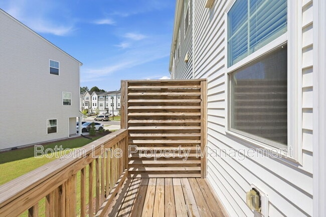 Building Photo - 1204 Lily Loch Wy