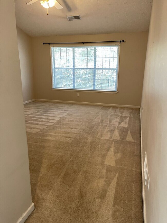 Building Photo - Ranch on full basement