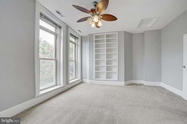 Building Photo - 1005 S Street NW Unit 1