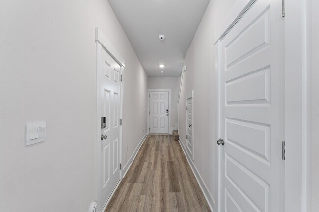 Building Photo - 9483 Nature Crk Cir