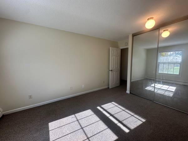 Building Photo - 942 Westbrooke Way