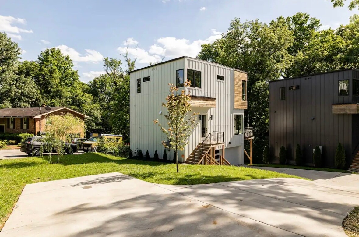 Building Photo - 113 McCall St