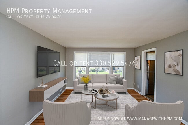 Building Photo - 885 S Green Rd