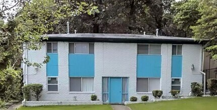 Building Photo - Jefferson Park Gem (2 Bedroom Available Now)