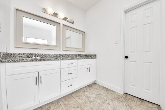 Building Photo - 13515 Scarab Dr
