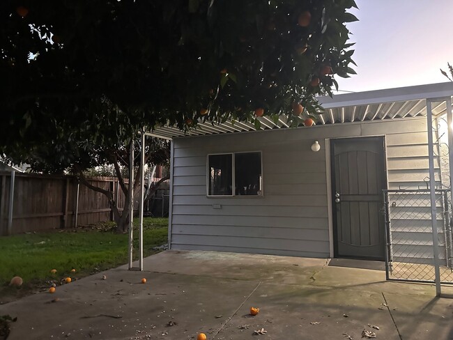 Building Photo - 1601 Virginia Ave