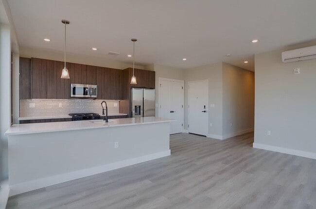 Building Photo - 3516 John F. Kennedy Blvd