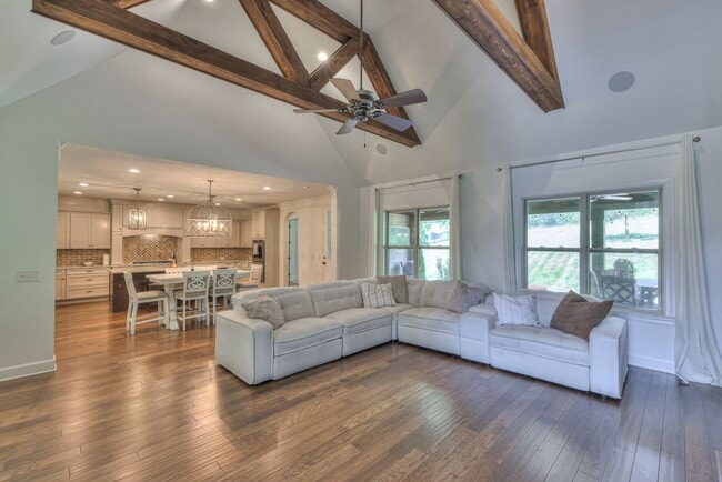 Building Photo - 9141 Holstein Dr
