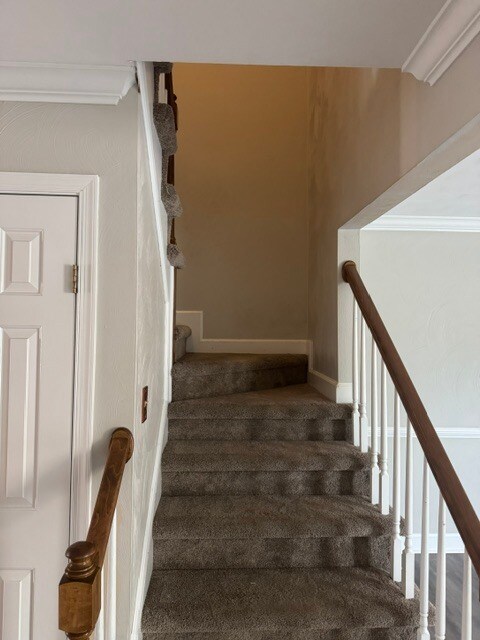 Building Photo - 4 Riverview Ct