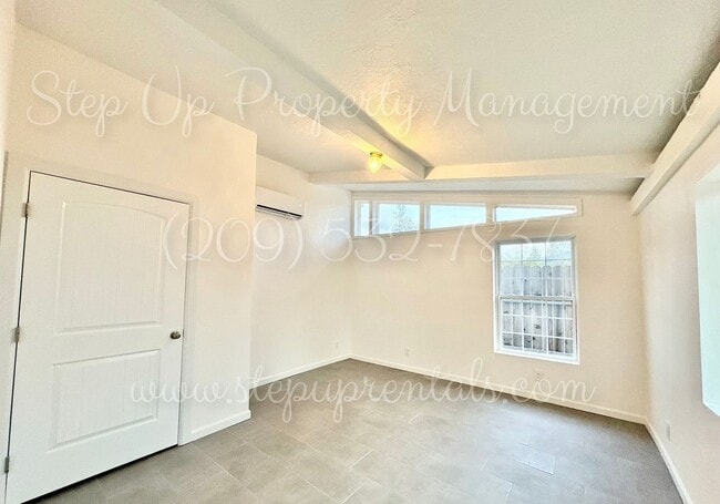 Building Photo - 11240 CA-49
