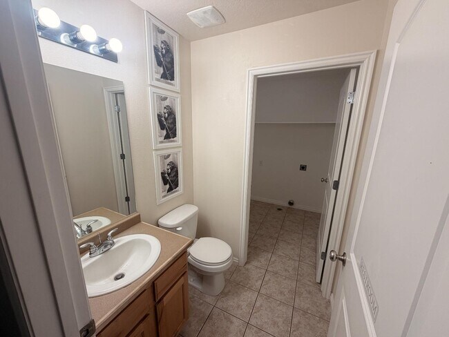 Building Photo - 4077 S Clipper St