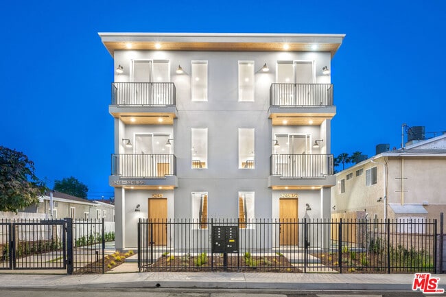 Building Photo - 5246 Auckland Ave