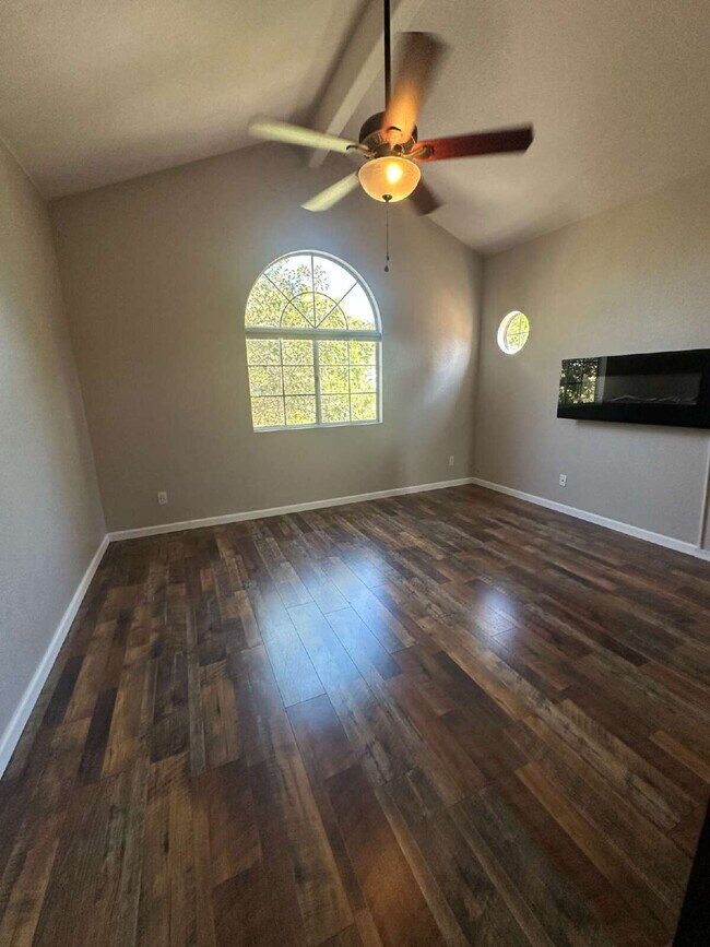 Building Photo - $4,000 - 4 Bed / 3.5 Bedroom Townhouse in Ambiance Neighborhood of San Marcos