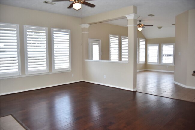 Building Photo - 18627 Summercliff Ln