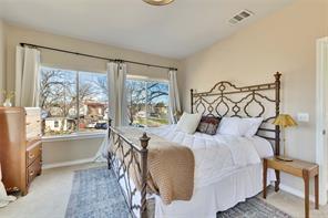 Building Photo - 2947 Moss St