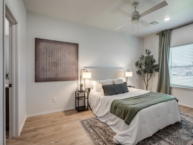 Building Photo - Glenhaven Townhomes