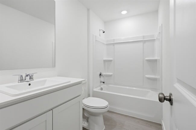 Building Photo - 3040 Campeiro Ave