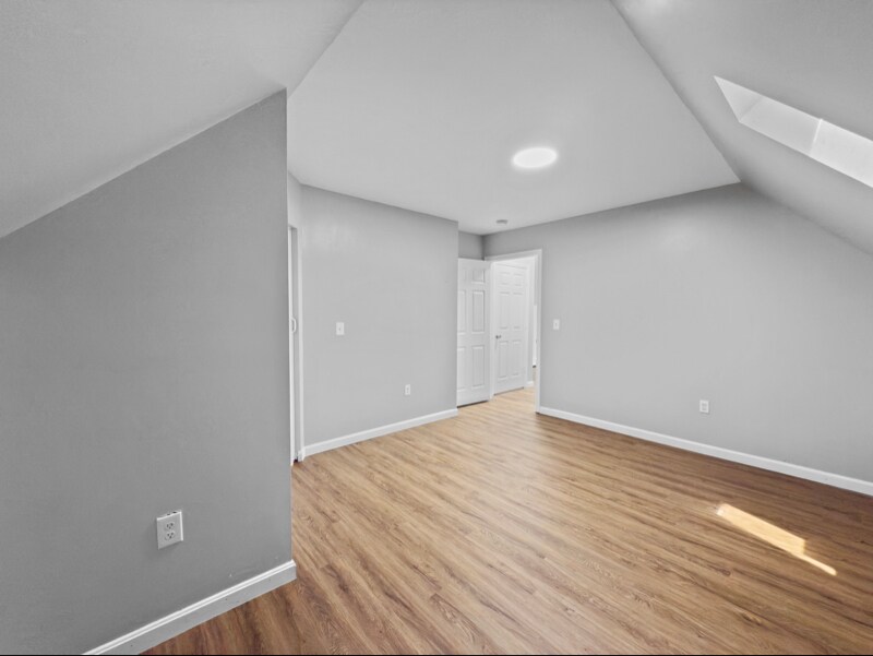 Building Photo - 931-933-933 Essex St