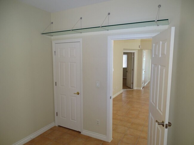 Building Photo - 3 bedroom home in SOUTH SUMMERLIN