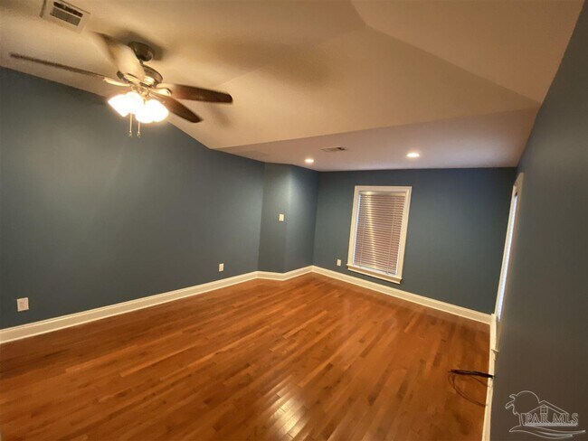 Building Photo - 3263 Damon Dr