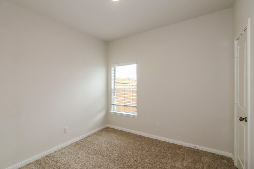 Building Photo - 428 Polly Grv Dr