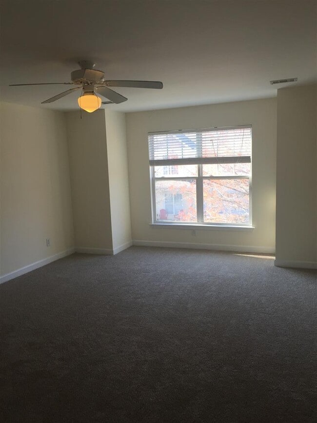Building Photo - Large townhome near Percy Priest Lake