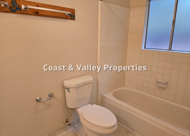Building Photo - Beautiful Prunedale Home for RENT!!!