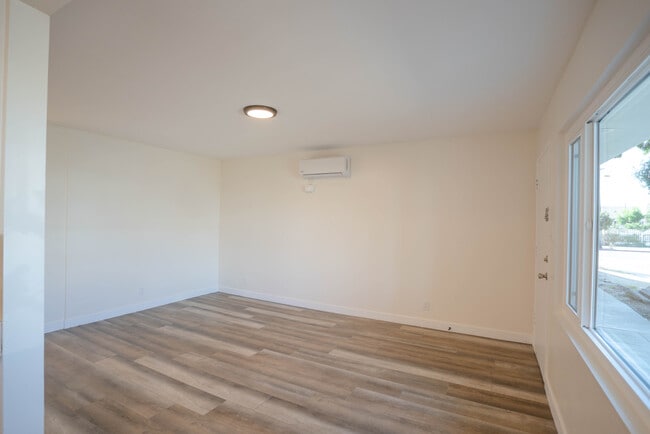 Building Photo - 825 W 167th St