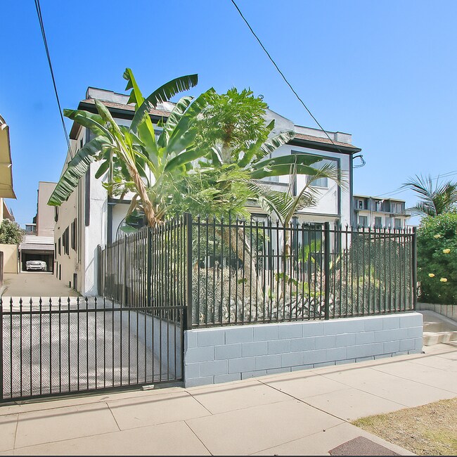 Building Photo - 2627 San Marino St