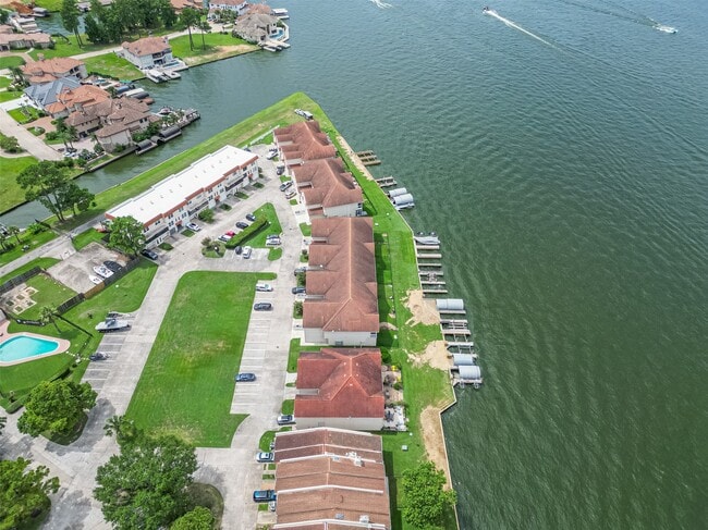 Building Photo - 16 Regency Point