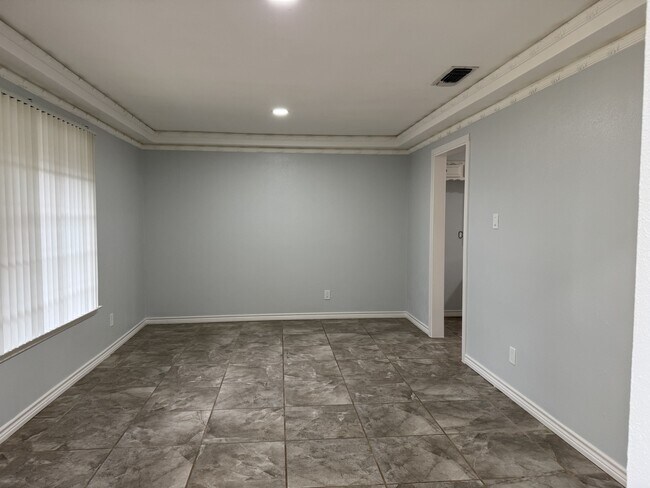 Building Photo - 2121 Oak Valley Ln